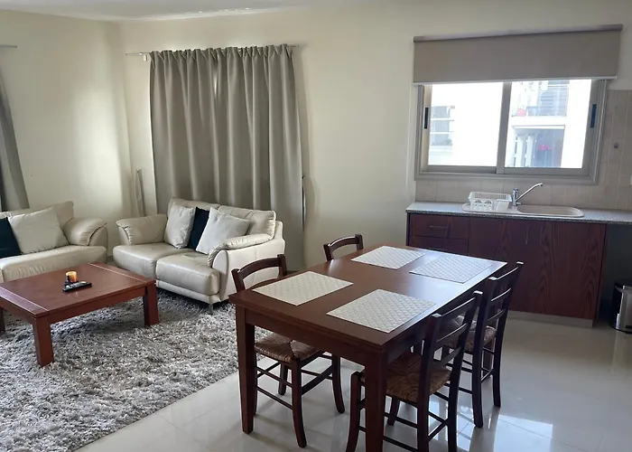 公寓 Central Apartment Paphos